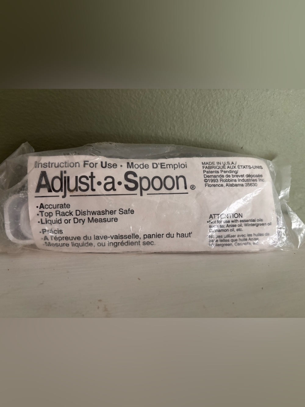 Pampered Chef ”Adjust a Spoon” measuring spoons.